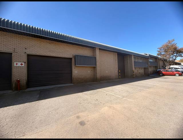 1,329M² WAREHOUSE TO LET IN MEADOWDALE